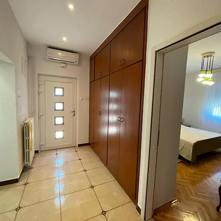 Goga Apartment *