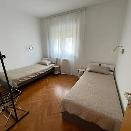 Goga * Pula